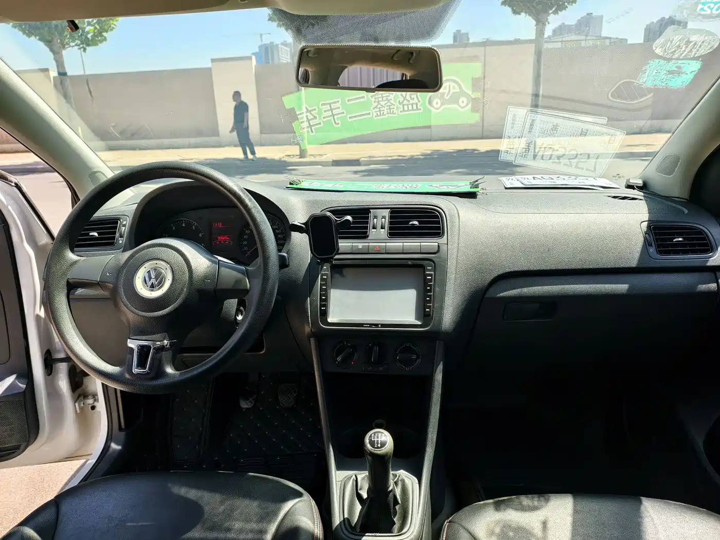 Volkswagen Polo 2013 1.4L Manual Comfort Edition фото 10