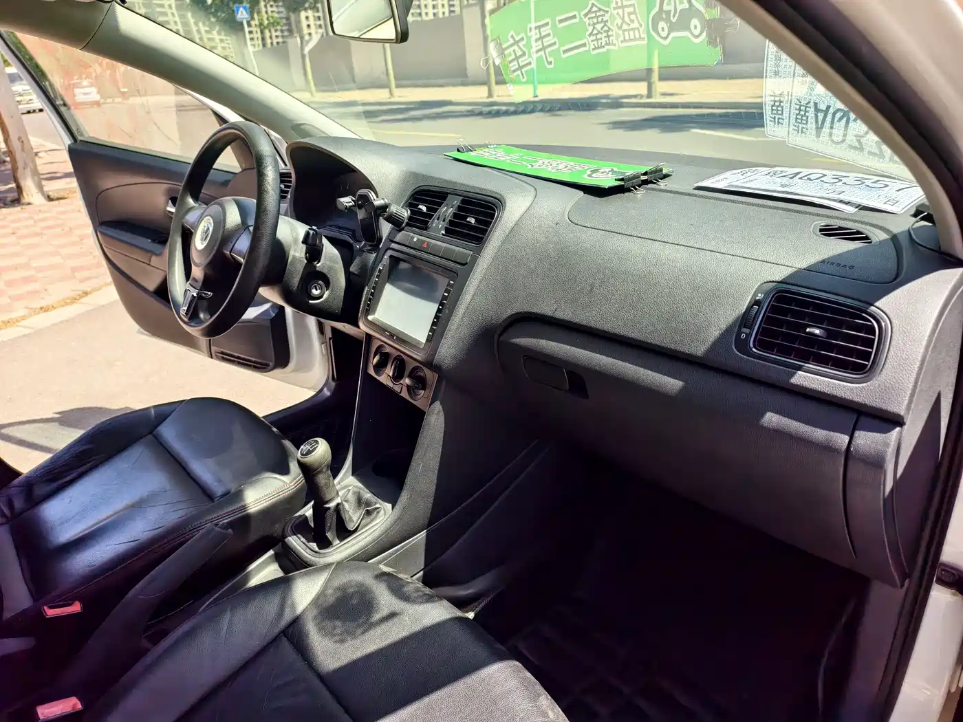 Volkswagen Polo 2013 1.4L Manual Comfort Edition фото 16