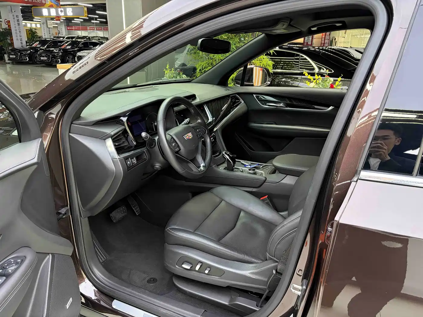 Cadillac XT6 2020 28T 6-Seater 4WD Luxury Model фото 4