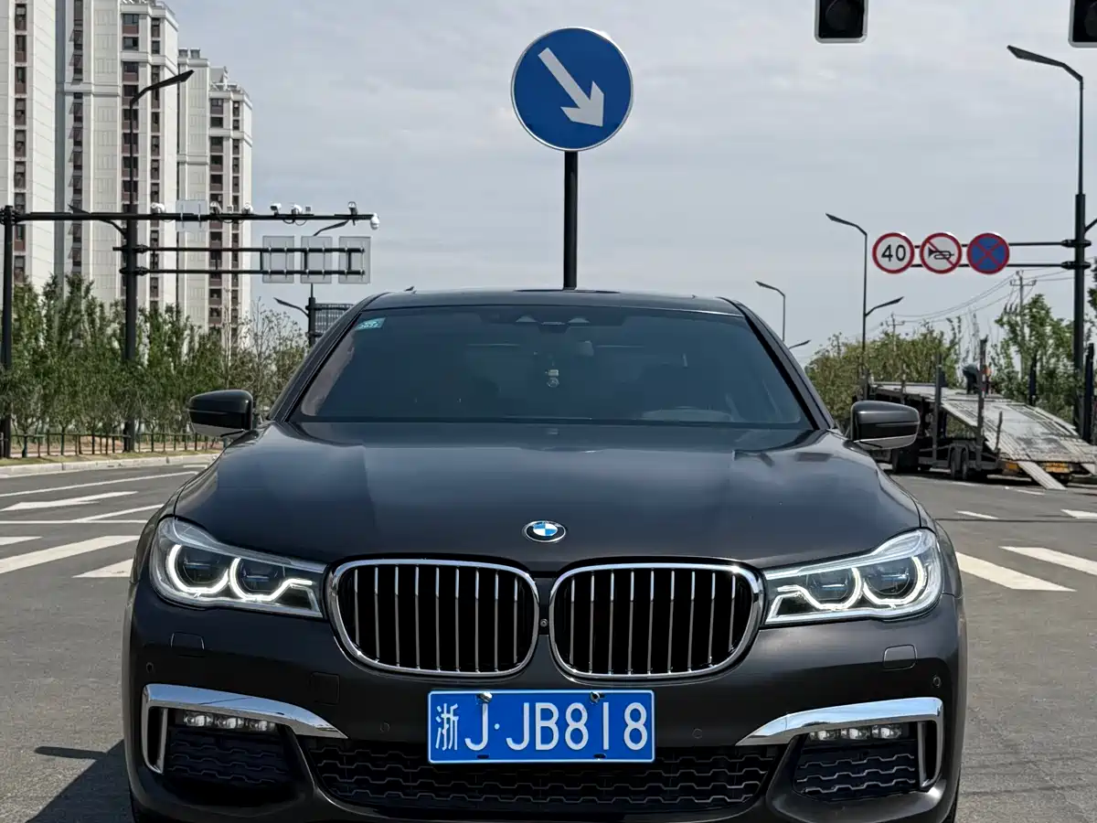BMW 7 Series 2018 740Li xDrive Premium Type M Sport Package фото 2