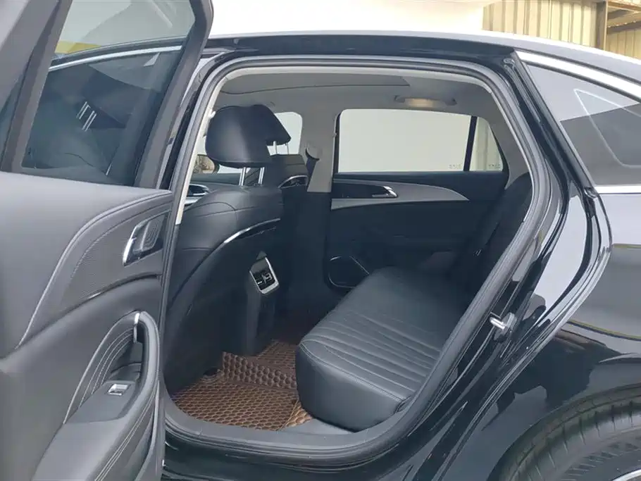 Hongqi H5 2024 2.0T Automatic Smart Connect Flag Enjoy Edition фото 11