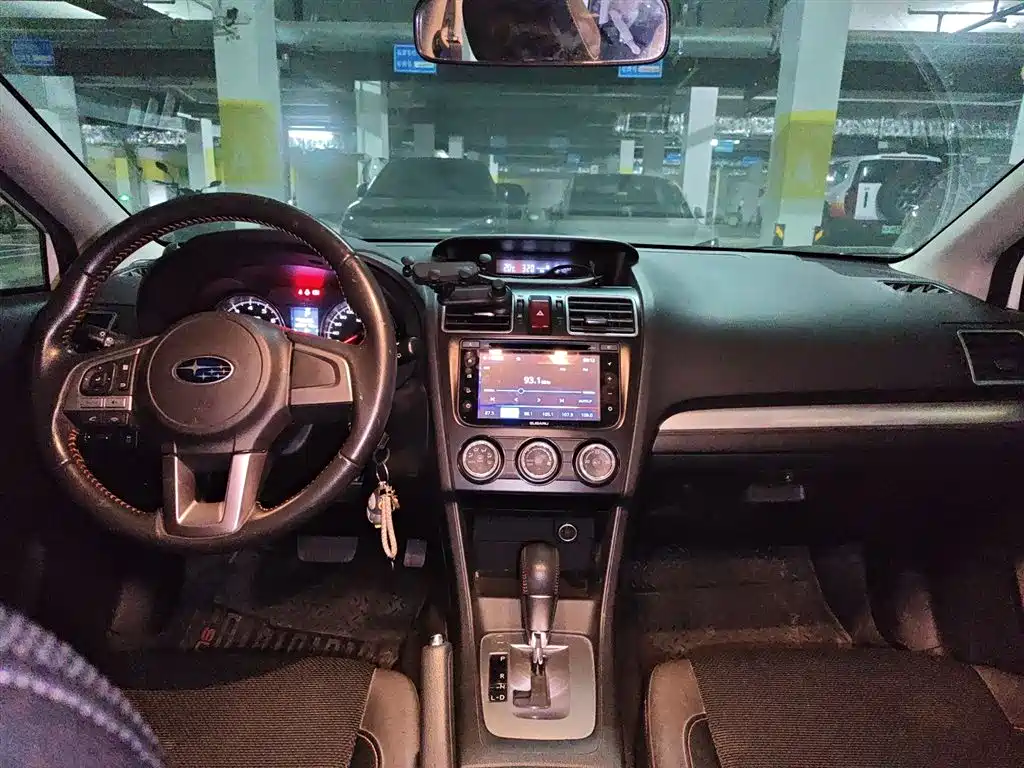 Subaru XV 2016 Model 2.0i Comfort Navigation Edition фото 6