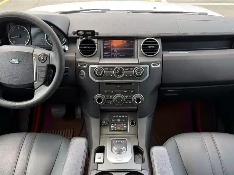 Land Rover Discovery 2013 3.0 SDV6 HSE Diesel фото 5