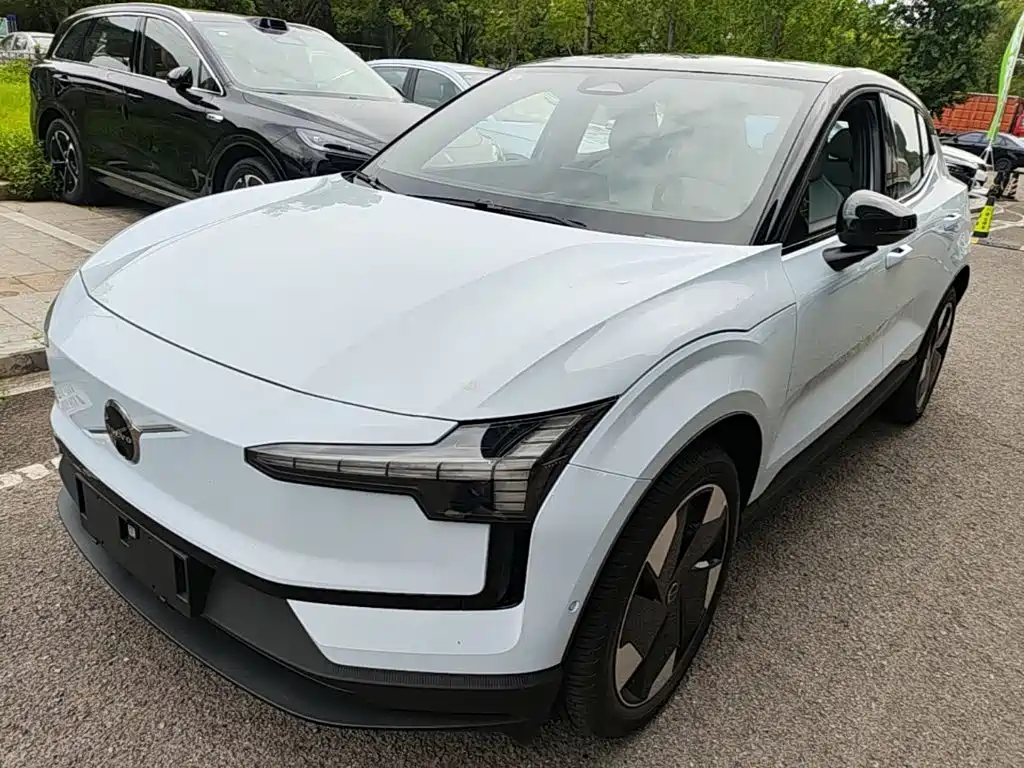 Volvo EX30 2025 RWD Long Range Ultra
