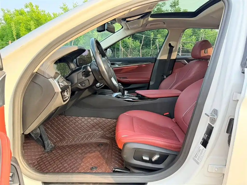 BMW 5 Series 2021 525Li Luxury Package фото 4