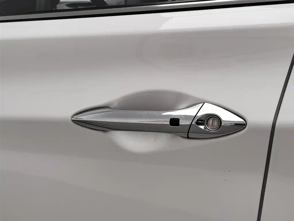 Hyundai Langdong 2016 1.6L Automatic Premium Edition фото 18
