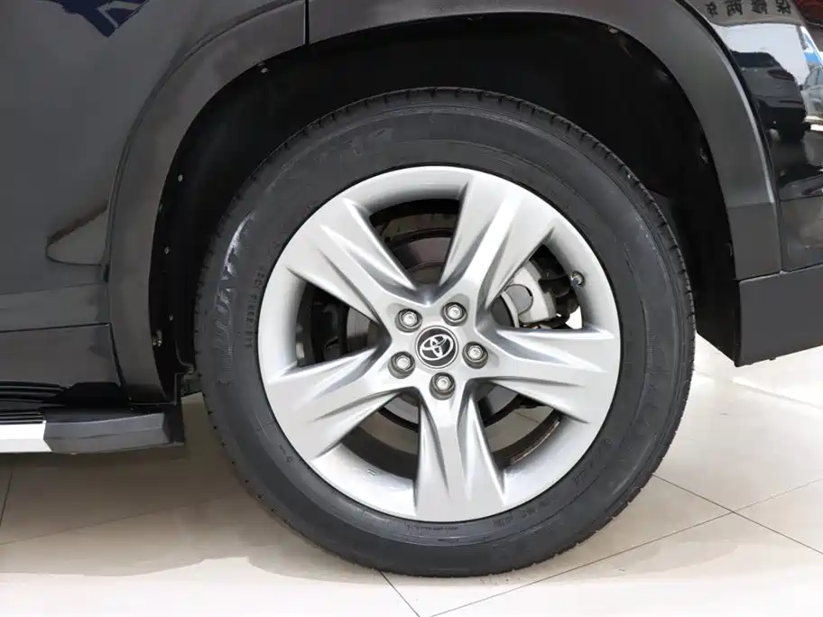 Toyota Highlander 2018 2.0T 4WD Premium 7-seater (China V) фото 17