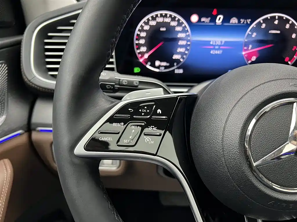 Mercedes-Benz GLE 2024 GLE 450 4MATIC Luxury фото 24