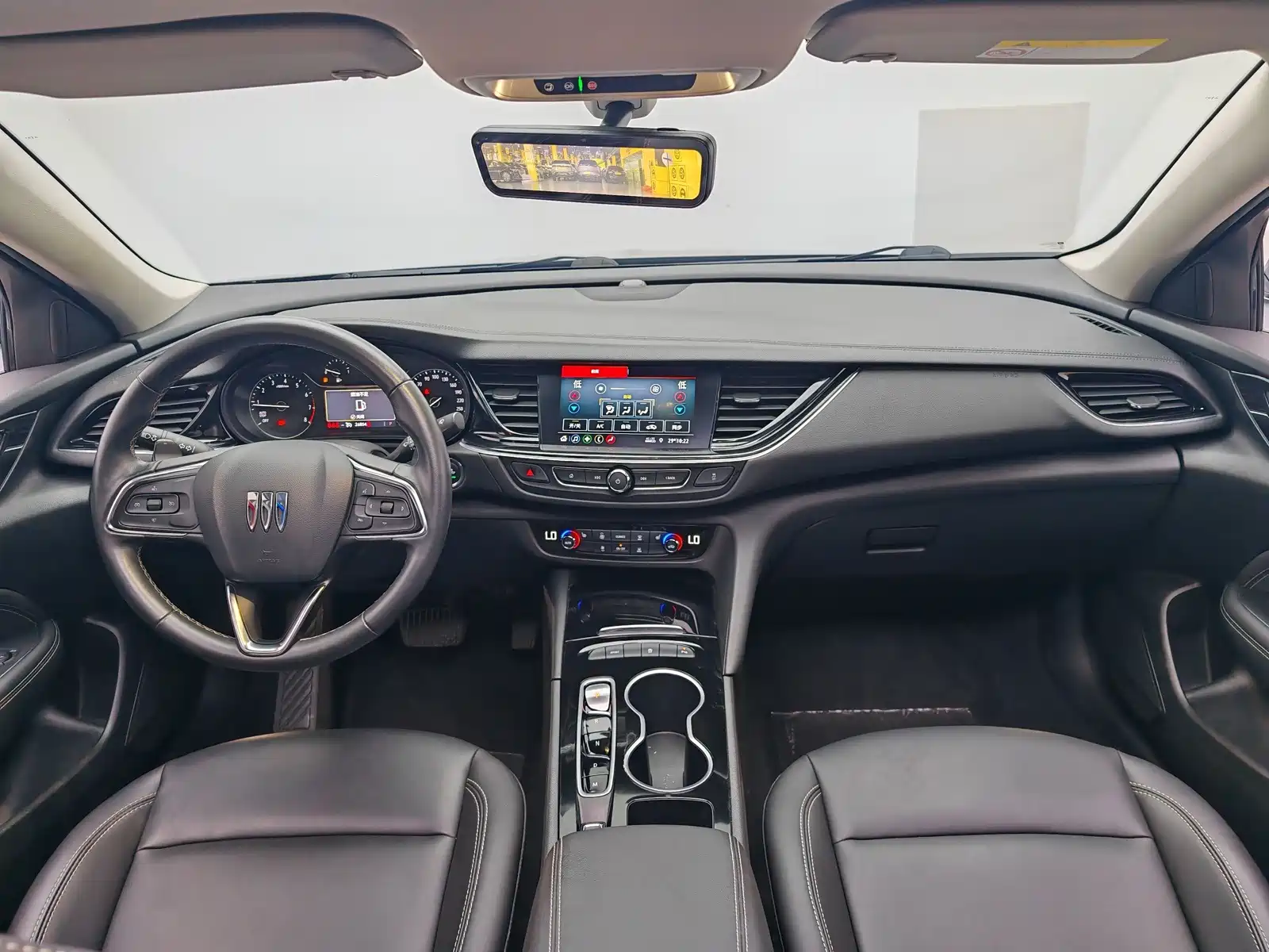 Photo 15 - Buick Regal