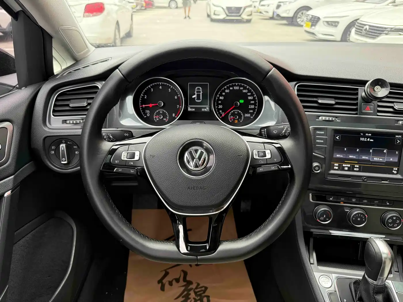 Volkswagen Golf 2017 230TSI Auto Luxury Millionth Anniversary Edition фото 9