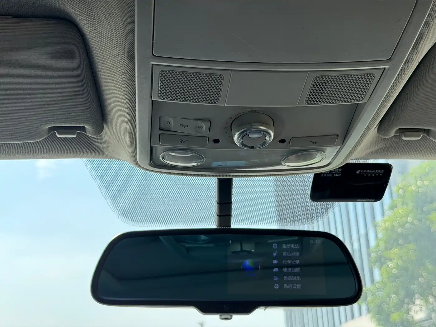 Volkswagen Sagitar 2015 1.6L Automatic Comfort фото 20