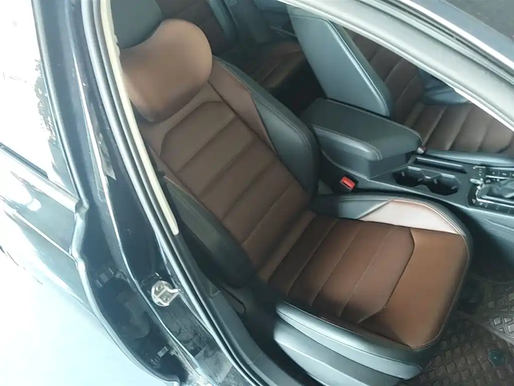 Volkswagen Lavida 2021 280TSI DSG Luxury Edition фото 25