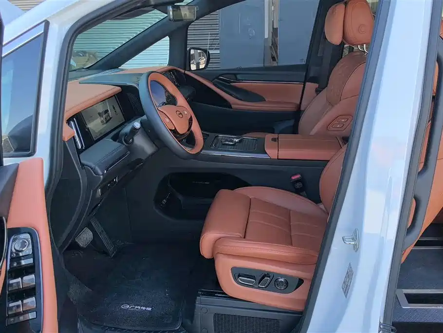GAC Trumpchi Trumpchi Xiangwang M8 2025 Model QianKun Series Ultra First Class фото 9