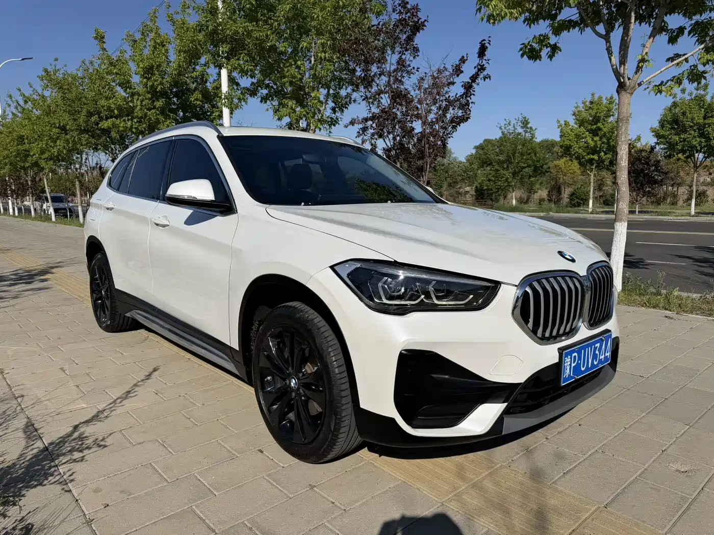 BMW X1 2022 sDrive20Li Fashion фото 3