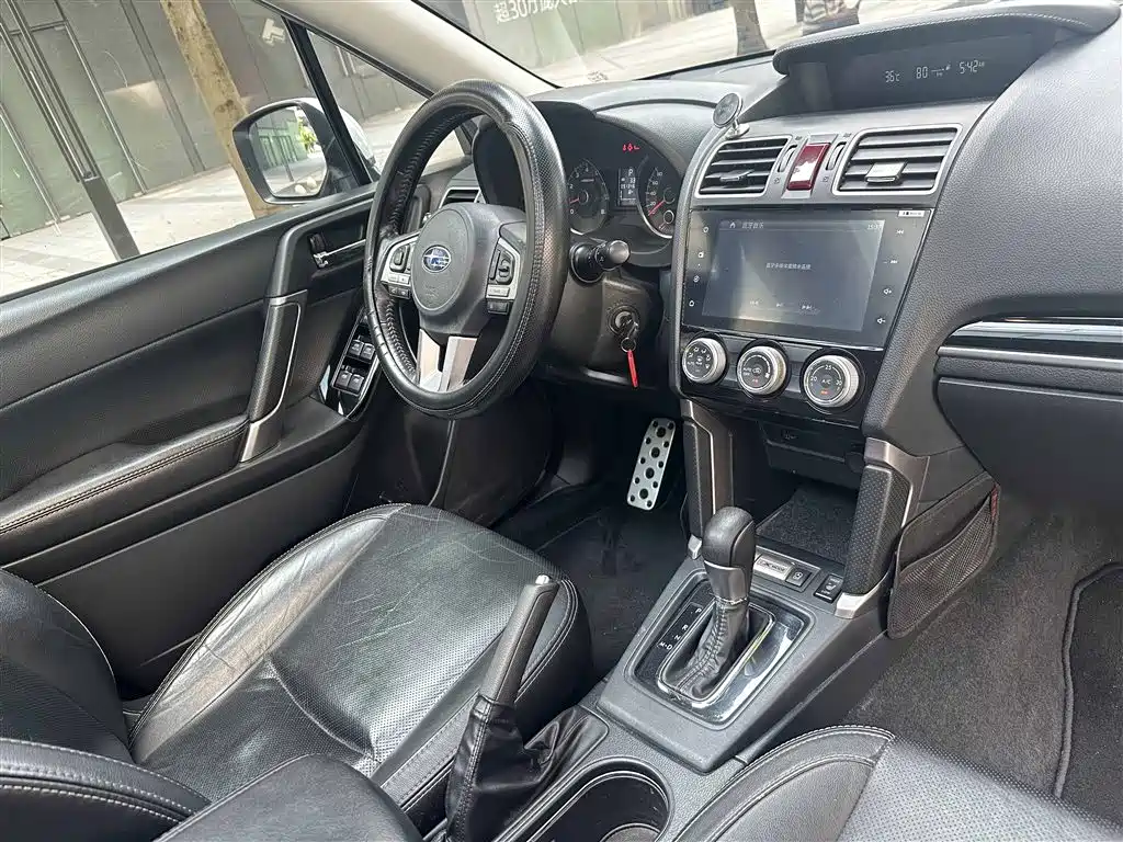 Subaru Forester 2016 2.0i Fashion Navigation Edition фото 21