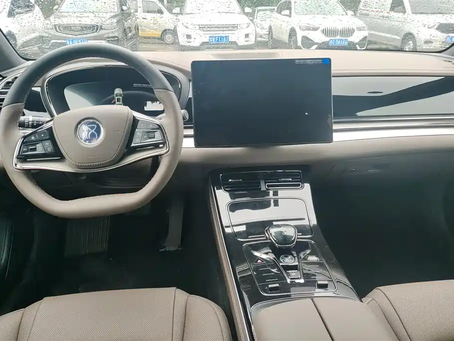 BYD Han 2025 DM-i Smart Driving Edition 125KM Honor фото 12