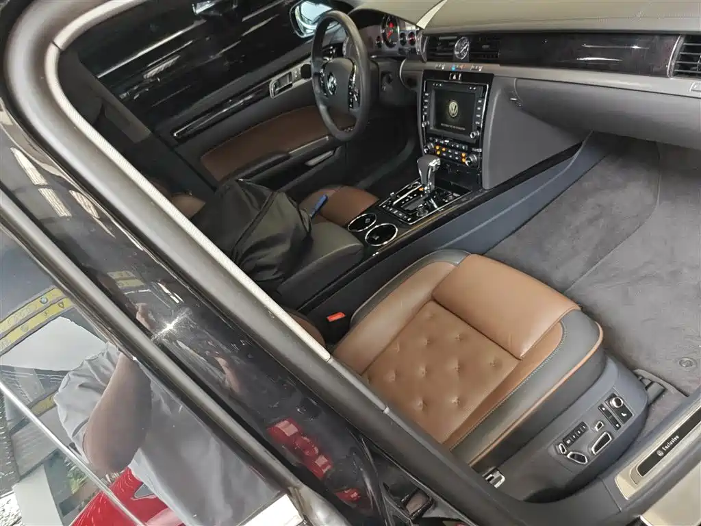 Volkswagen Phaeton 2015 Model 3.0L Exclusive Edition фото 20