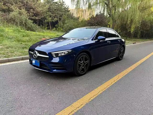 MERCEDES-BENZ CLASS A 2023