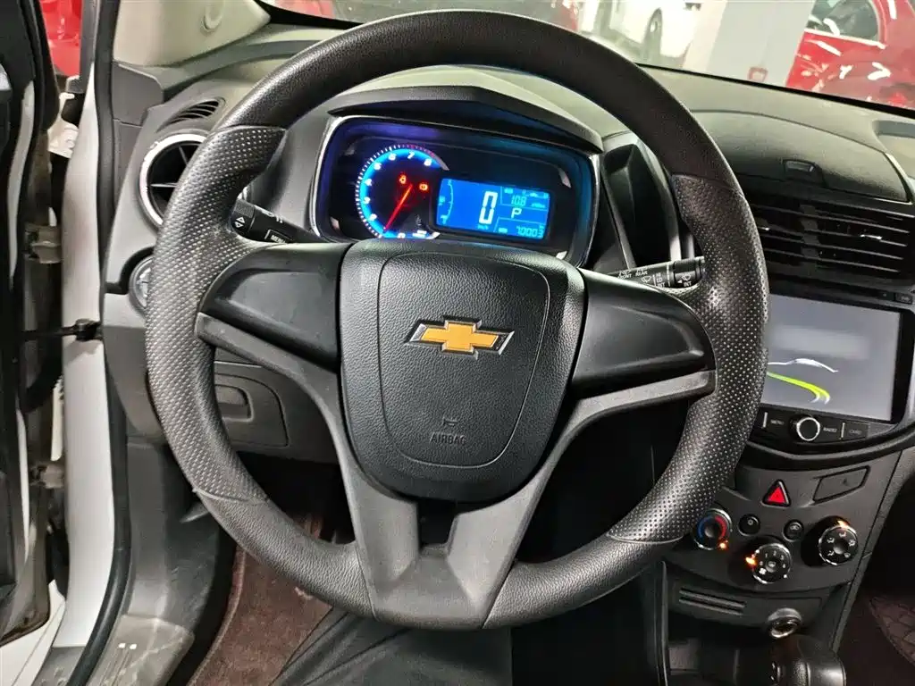 Chevrolet Trax 2016 1.4T Automatic 2WD Comfort Sunroof Edition фото 11