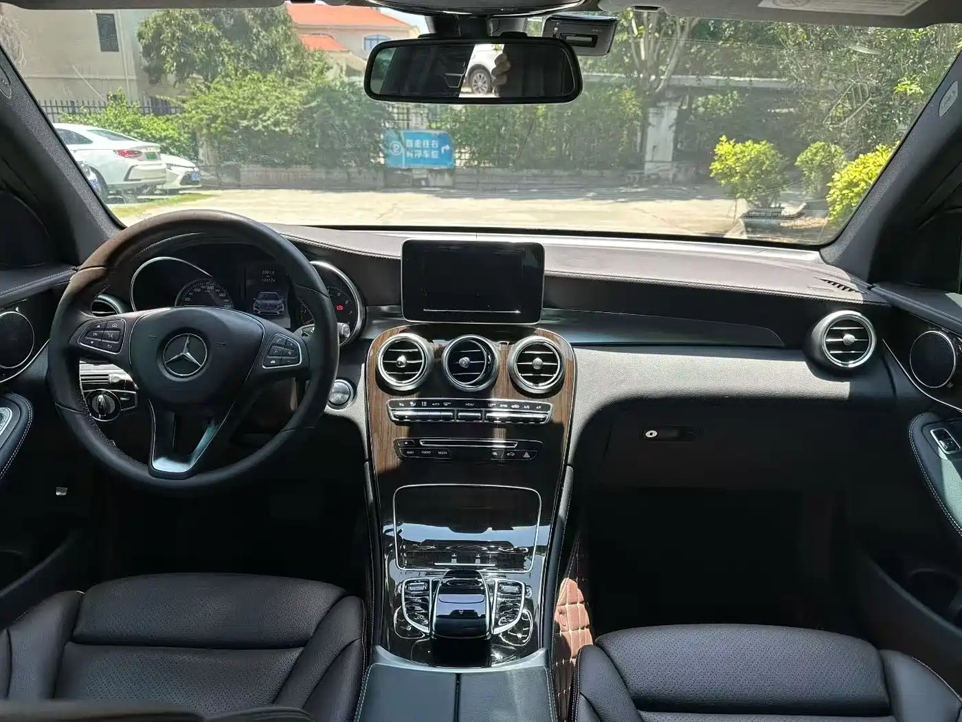 Mercedes-Benz GLC 2016 GLC 260 4MATIC Dynamic фото 6
