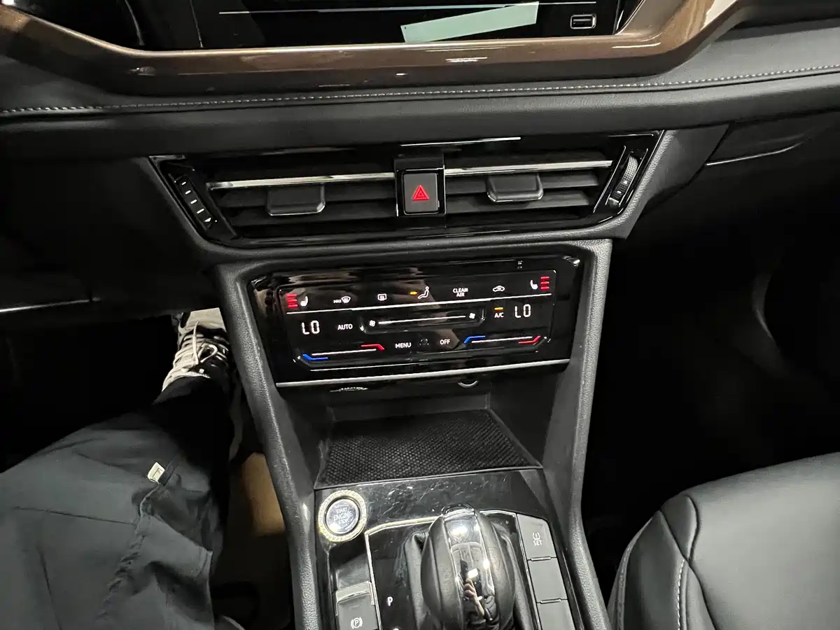 Volkswagen Tharu 2021 280TSI 2WD Luxury Plus фото 17