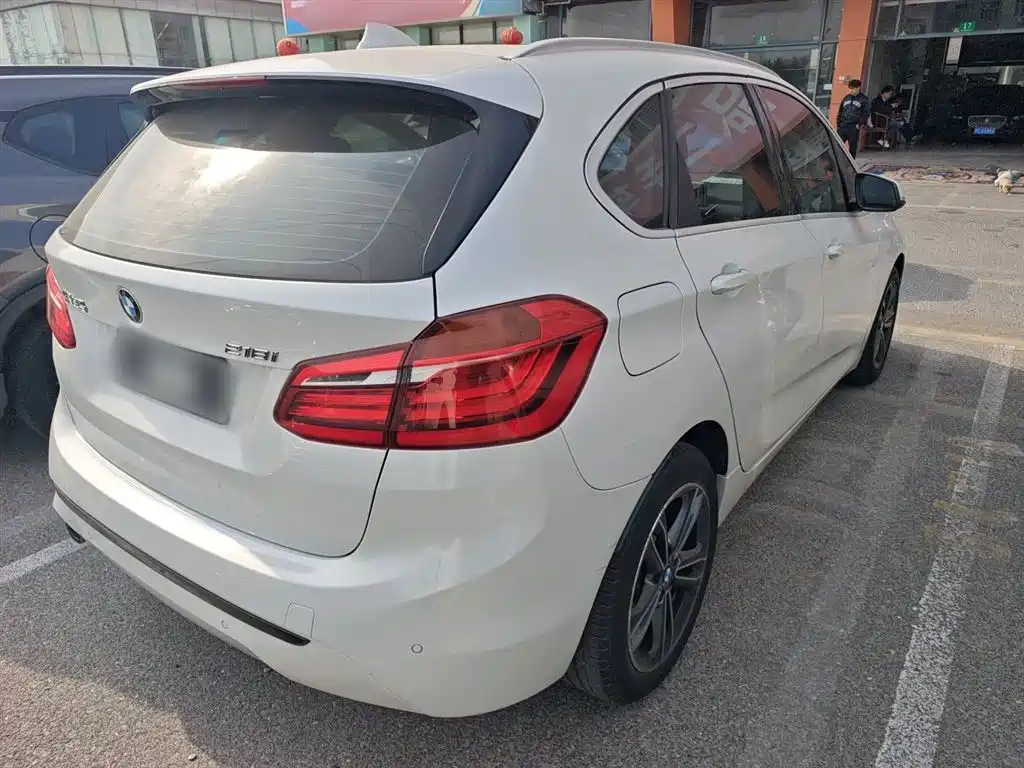 BMW 2 Series Touring 2018 218i M Sport Package фото 7