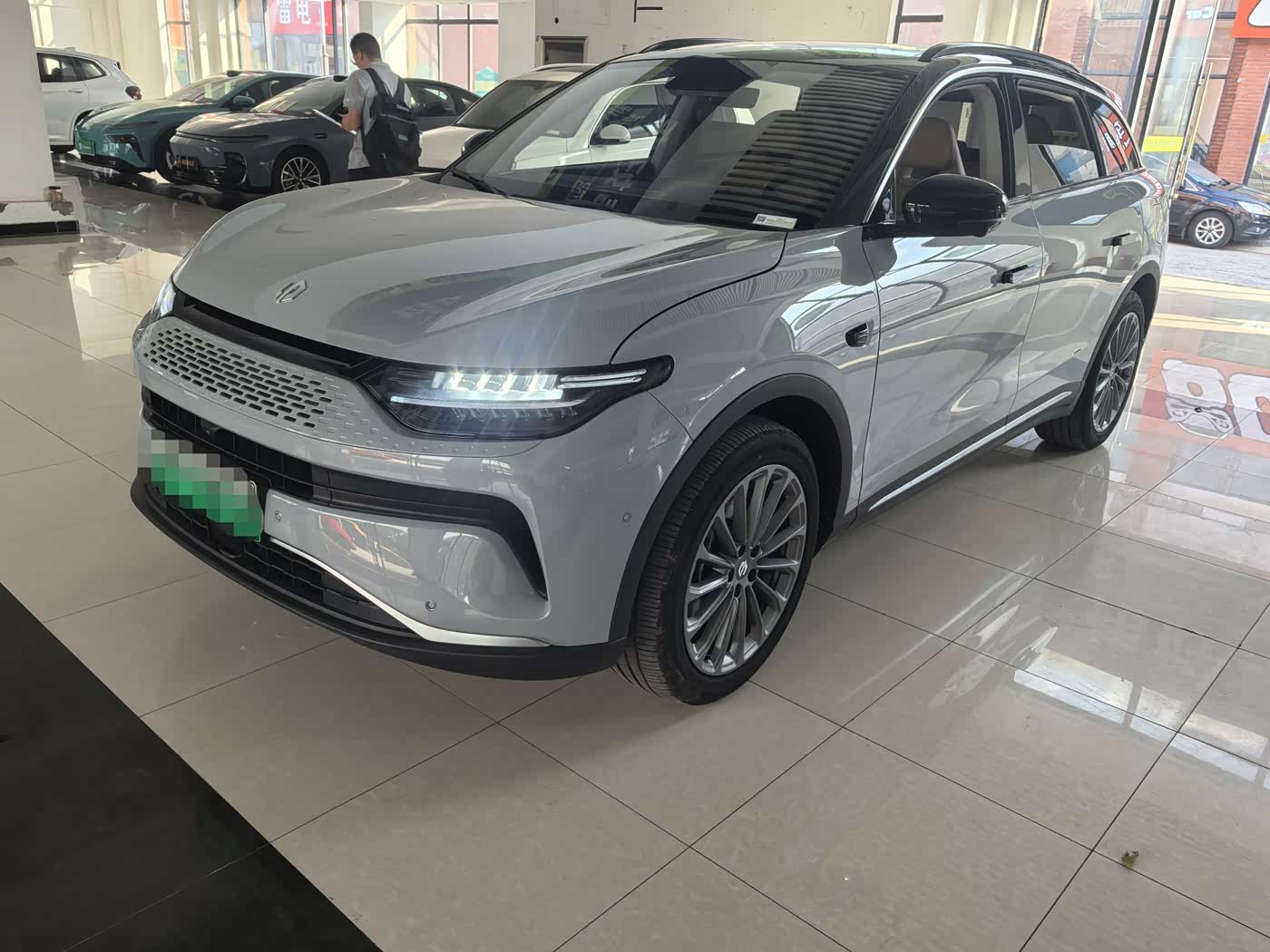 Leapmotor C11