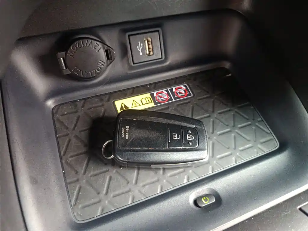 Toyota RAV4 Rongfang 2023 2.0L CVT 4WD Adventure Edition фото 23