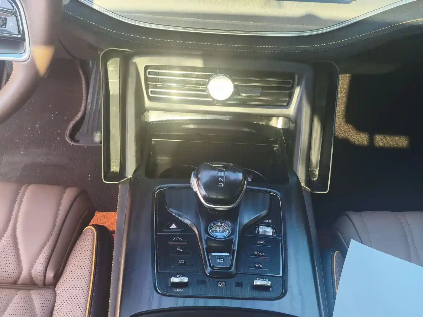 BYD Tang New Energy 2023 Model DM-i Champion Edition 112KM Honor фото 10