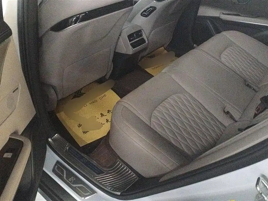 BYD Han 2025 DM-i 125KM Premium фото 11