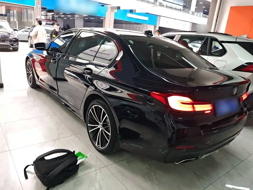 BMW 5 Series 2022 Facelift 530Li Leading M Sport Package фото 23