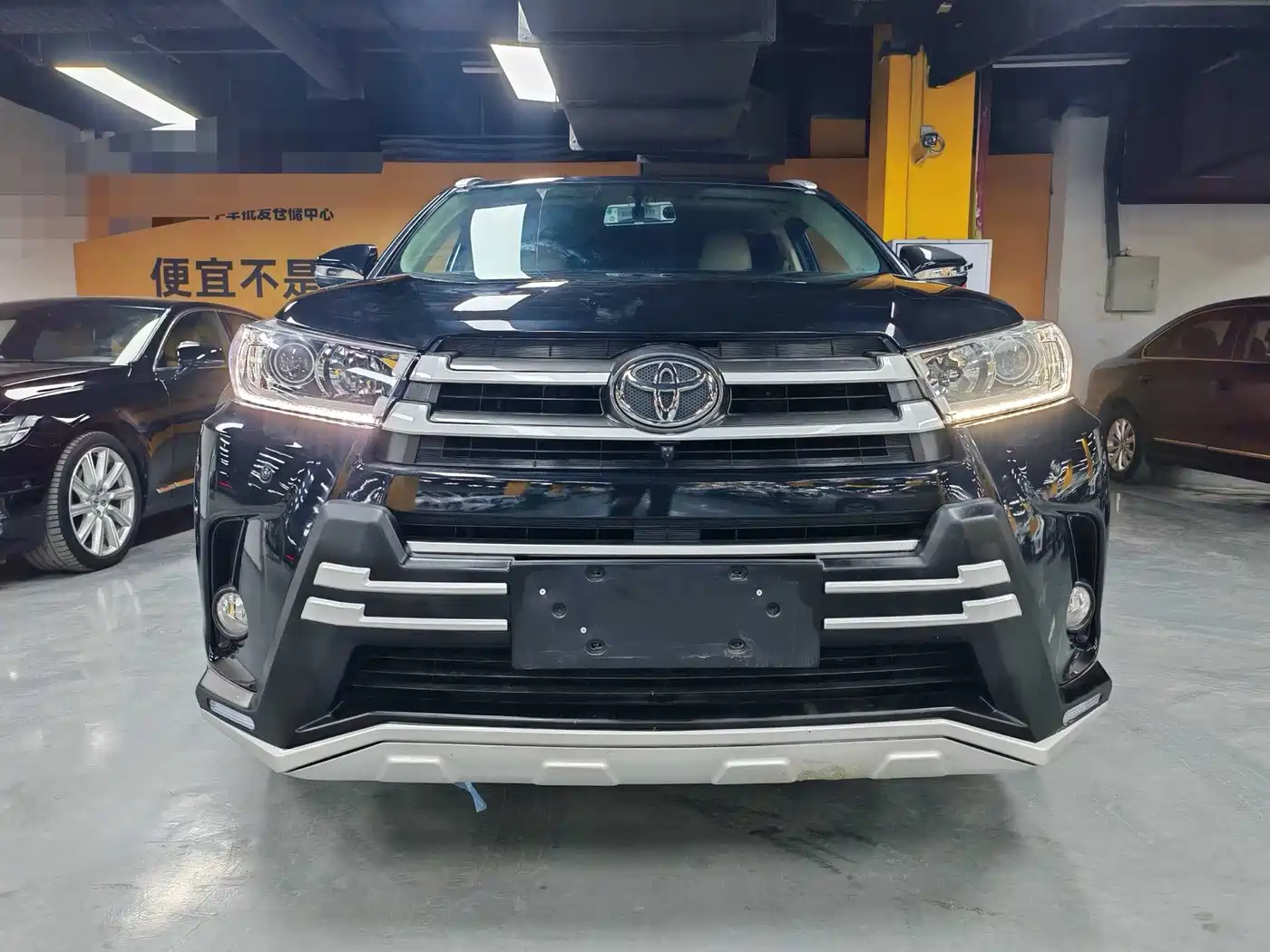 Toyota Highlander 2018 2.0T 2WD Elite 7-seater (China V) фото 2