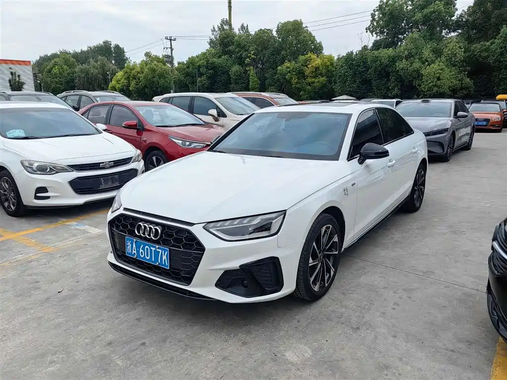 Audi A4L 2023 40 TFSI Luxury Sport