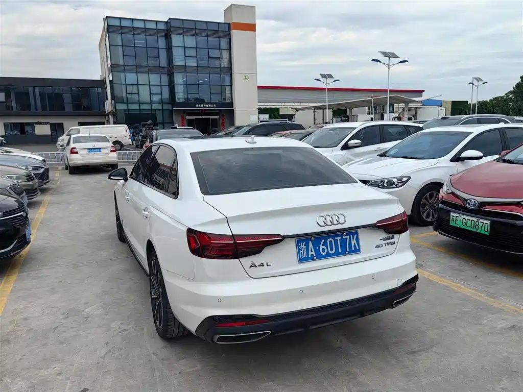 Audi A4L 2023 40 TFSI Luxury Sport фото 4