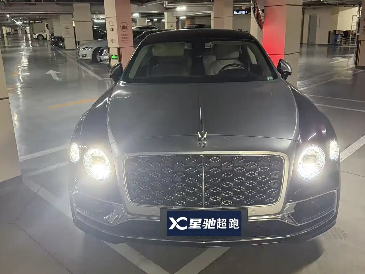 Bentley Flying Spur 2024 4.0T V8 Mulliner фото 5