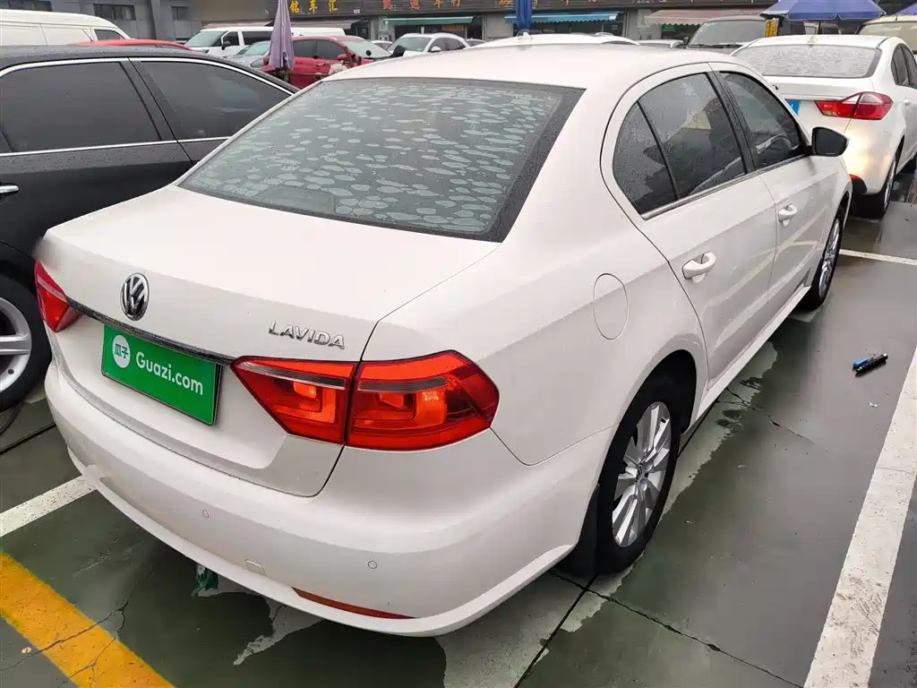 Volkswagen Lavida 2013 Facelift Classic 1.6L Automatic Comfort фото 7