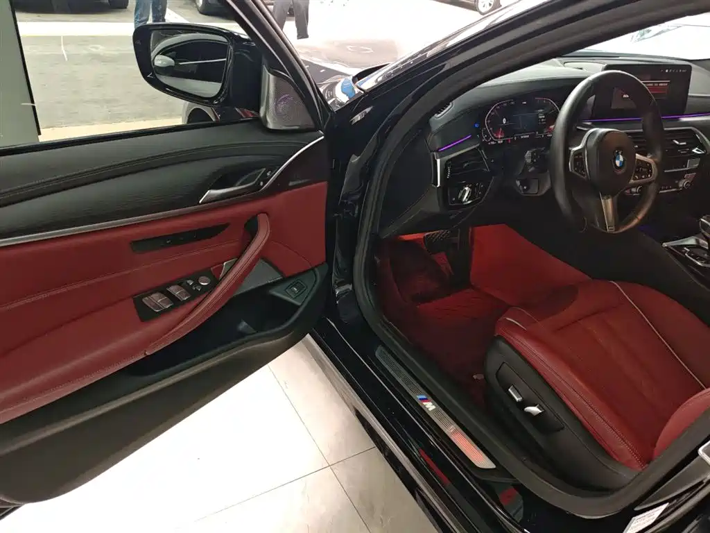 BMW 5 Series 2022 Facelift 530Li Leading M Sport Package фото 12