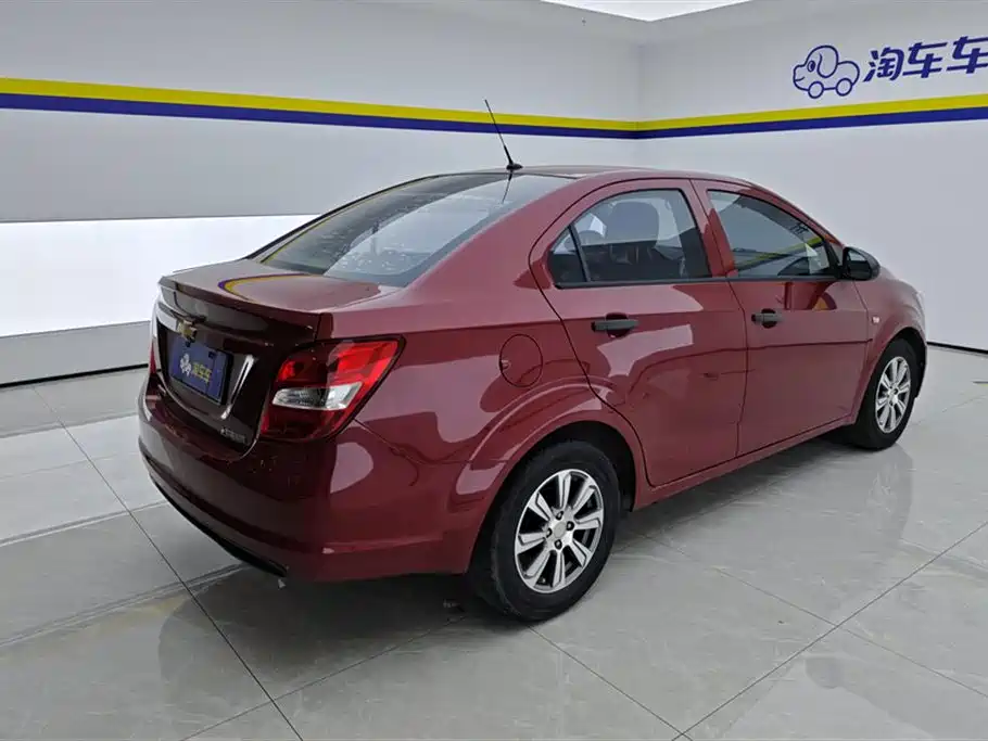 Chevrolet Aveo 2014 Sedan 1.4SL MT Luxury Edition фото 3