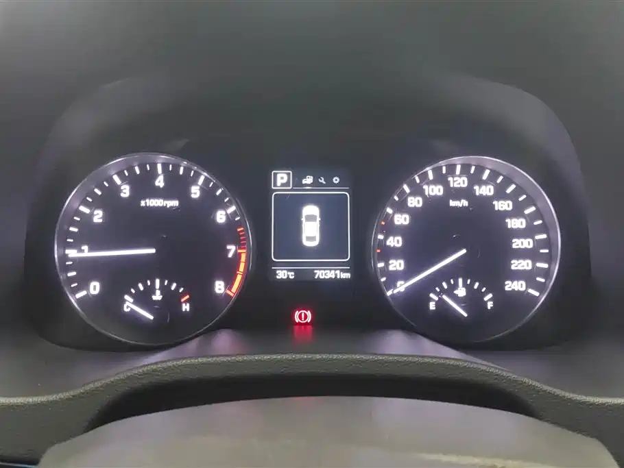 Hyundai Elantra 2016 Model 1.6L Automatic Smart Elite фото 14
