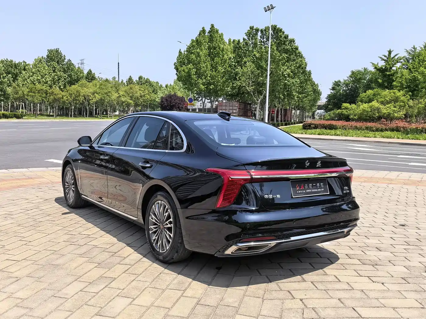 Hongqi H5 2024 1.5T DCT Smart Connect Flag Rhythm Edition фото 17