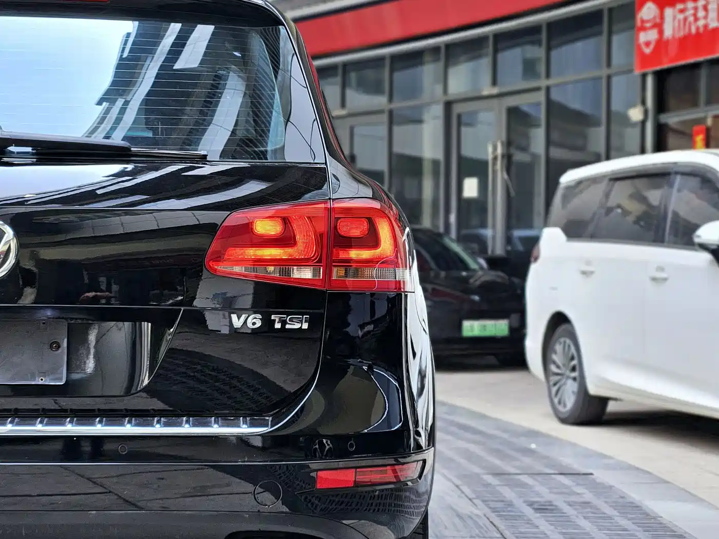 Volkswagen Touareg 2011 3.0TSI Comfort фото 22
