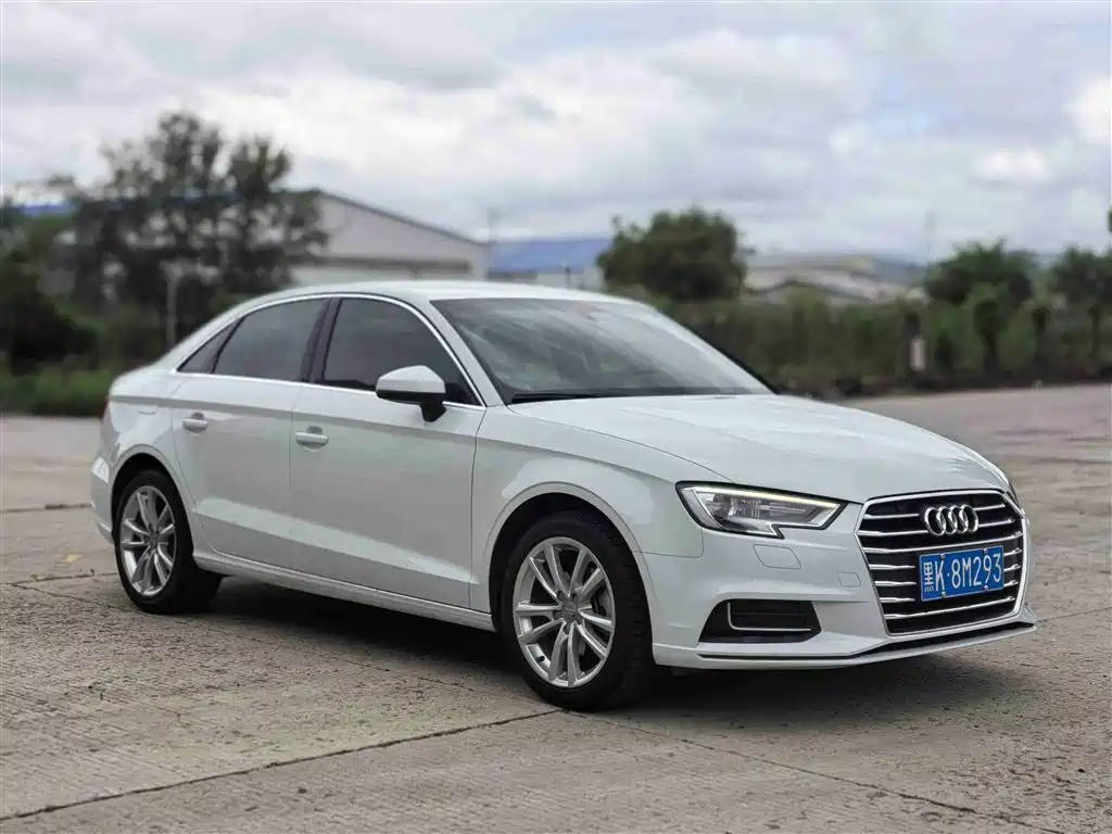 Audi A3 2018 30th Anniversary Limousine 35 TFSI Fashion фото 3