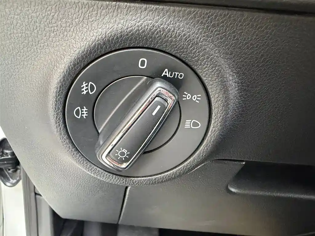 Škoda Karoq 2022 TSI280 Luxury Edition фото 15