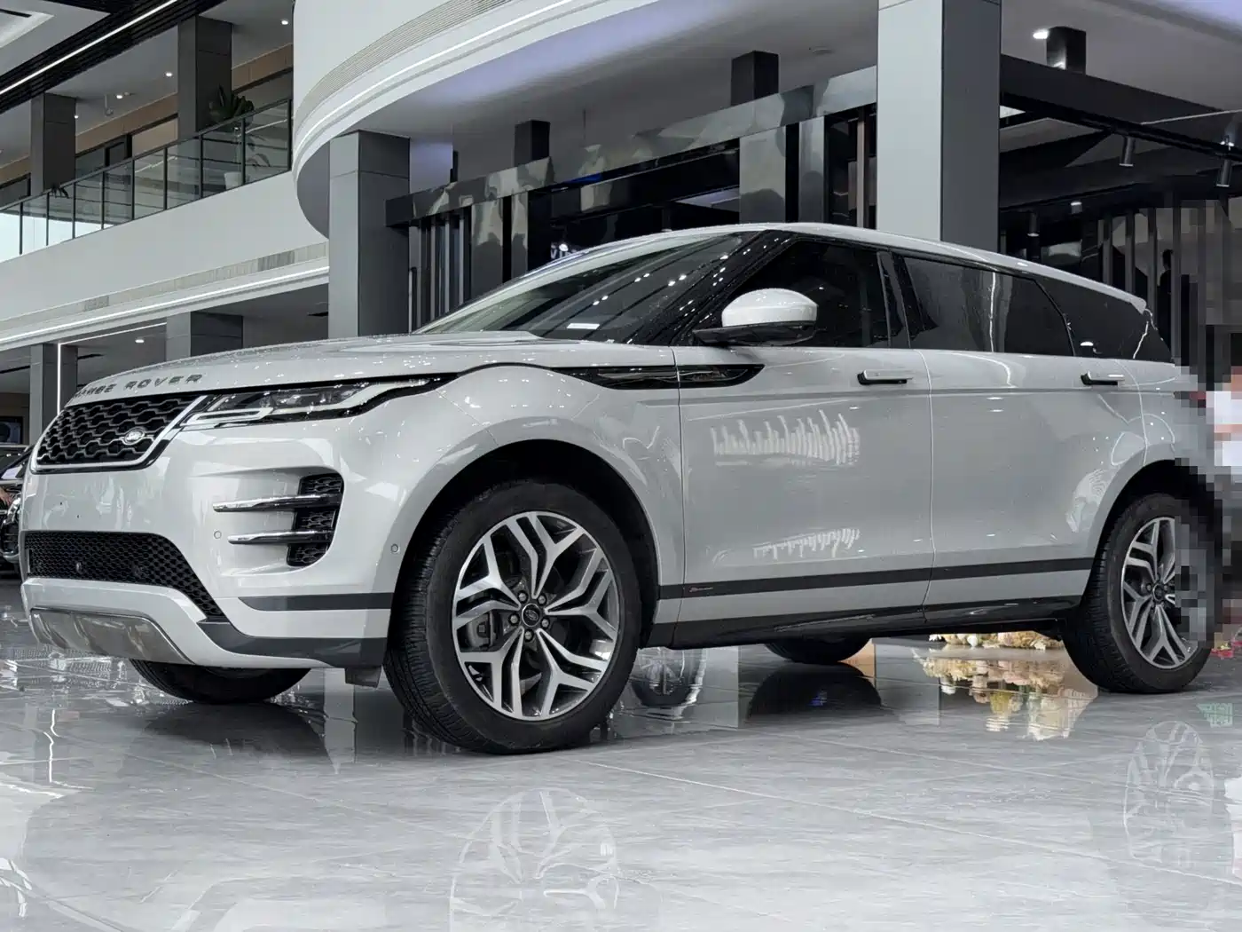 Photo 1 - Land Rover Range Rover Evoque