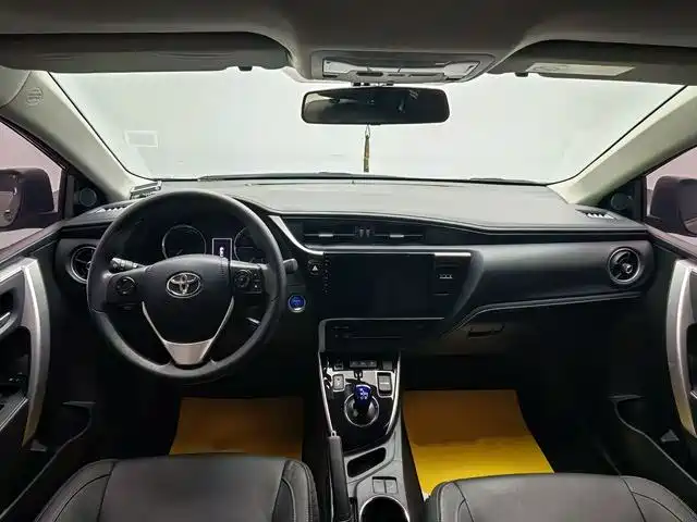 Toyota Corolla Twin Engine E+ 2020 1.8L E-CVT Comfort Edition фото 11