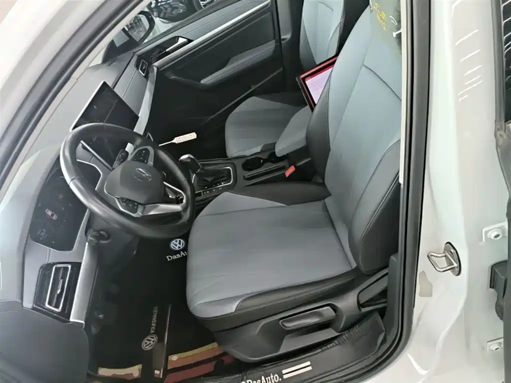 Volkswagen Lavida 2023 1.5L Auto Five Million Edition фото 15