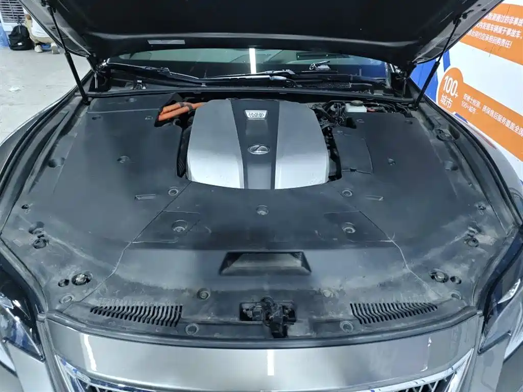 Lexus LS 2018 500h Luxury Edition China V фото 3
