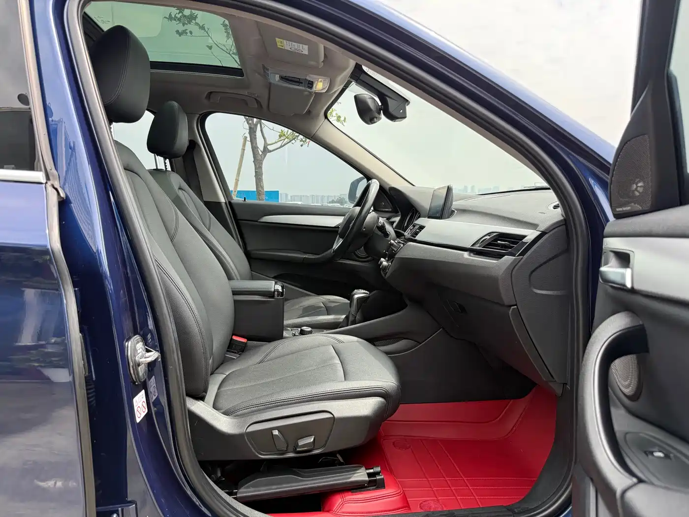 BMW X1 2019 sDrive20Li Leading Model фото 9