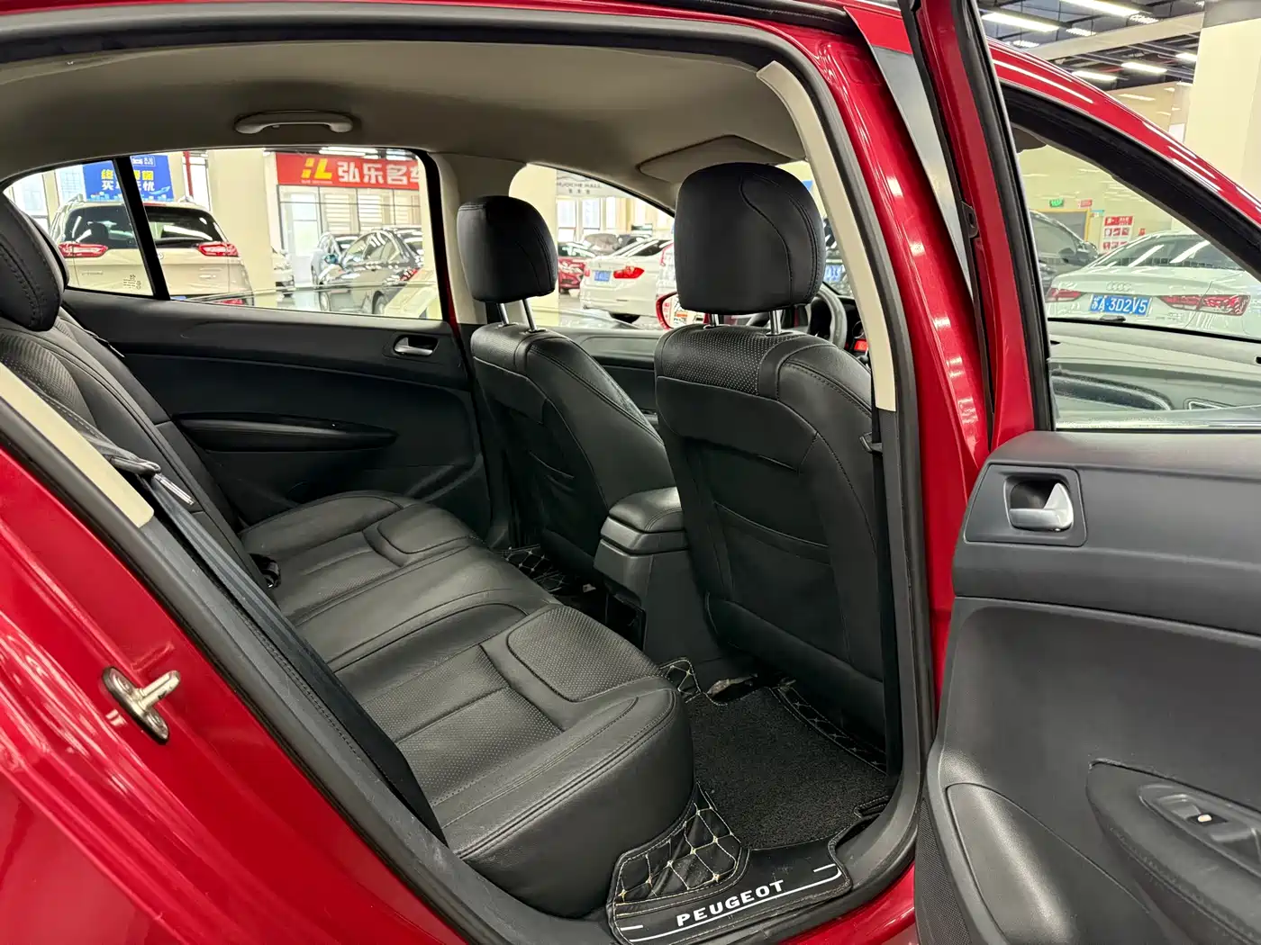 Peugeot 308 2013 Model 1.6L Automatic Superior Style фото 6