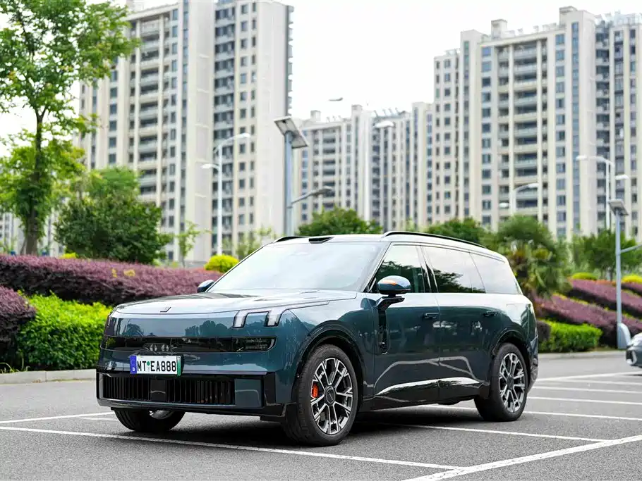 Lynk & Co 900 2025 1.5T Ultra